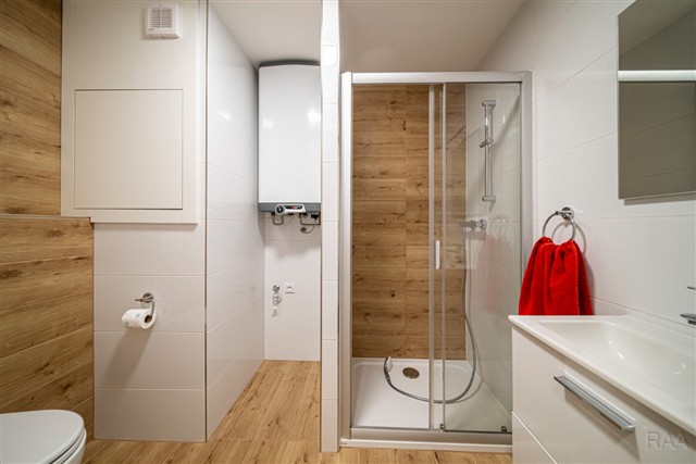 koupelna se sprch. koutem [2/13]