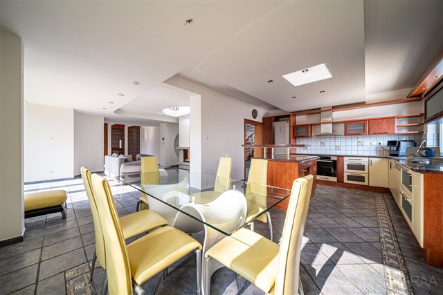 jídelna s kuchyní [45/66]