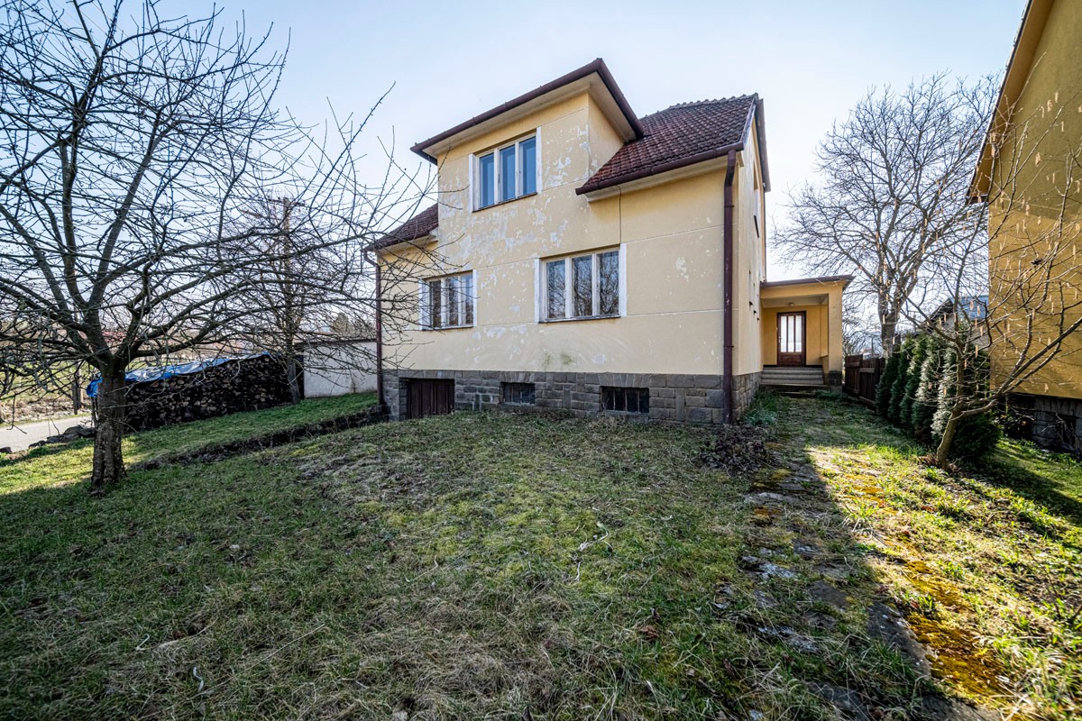 pohled na dům z ulice [1/37]